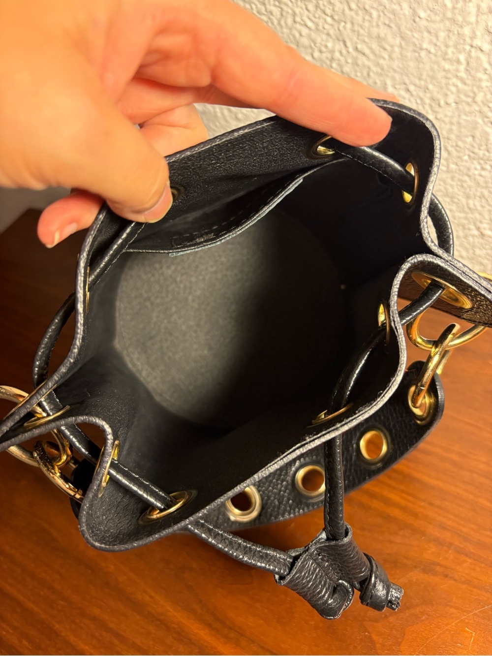 Italian-Made Mini Bucket Bag - Genuine Leather - Picture 6 of 13